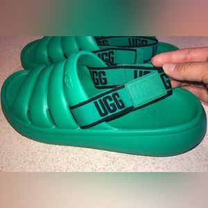 Ugg slides , there rubber , men’s 10 , barely worn maybe once !!